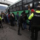 Control. Tras el asalto a una unidad de transporte, la Policía desplegó un operativo en el sector de El Cebollar, en el ingreso a la parroquia oriental.