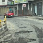 Los baches se registran en varios lugares de la zona urbana de Latacunga.