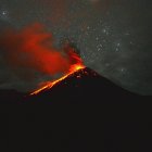Imagen del volcán Reventador del 1 de enero de 2025. Desde inicios de año el coloso mantiene una constante actividad eruptiva.