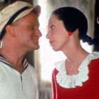 Robin Williams y Shelley Duvall en el set de rodaje de Popeye 1980