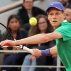 Sinner doblegó al francés Rinderknech por 6-4, 6-3 y 7-5.