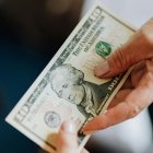 Remesas. La tercera ola migratoria ecuatoriana ha elevado a cifras récord el envío de remesas, que hoy representan el 5,3% del PIB nacional