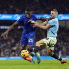 Moisés Caicedo podría ganar su primer título con Chelsea.