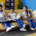 Los estudiantes del Nuevo Mundo se convirtieron en reporteros por un día y compartieron las noticias que más les gustaría escuchar: desde helados gratis hasta un mundo sin violencia.