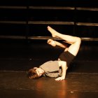 La pieza cuenta con la participación de trece bailarines de la Compañía Nacional de Danza.