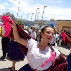 Parada. Uno de los desfiles realizados en la ciudad de Cuenca, Ecuador, que atrae la llegada de turistas.