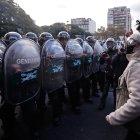 Una mujer participa en una marcha este miércoles, frente al Congreso en Buenos Aires (Argentina).
