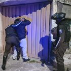 Las detenciones e incautación de los autos robados se dieron durante un operativo de la Policía en Tumbaco y Nayón, valles de Quito.