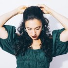 La cantante Sabeth Pérez se presentará en el Teatro Sánchez Aguilar como parte de las New York Jazz Sessions.