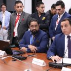 Sergio Peña (centro) llegó a la Asamblea con la RC, pero hoy vota con el movimiento gobiernista ADN.