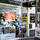 Vista de una tienda de venta de vapeadores en Londres (Reino Unido).