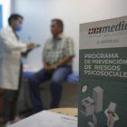 En Ecuador, miles de personas esperan ser atendidos mientras los recursos son escasos.