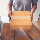 Comex establece tarifa de $20 para paquetes enviados por courier.