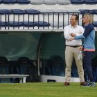 Francisco Egas (i), presidente de FEF, junto al técnico de la Tri Sebastián Beccacece