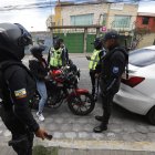 En la calle Carlos Mantilla, en Calderón, se revisó a motos y autos. Un día antes se capturó al hermanos de alias Fito.