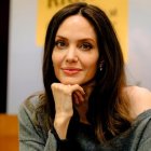 Angelina Jolie es de signo géminis.
