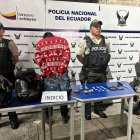 A los sospechosos se les encontró un arma blanca y sustancias sujetas a fiscalización.