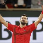Djokvic sufrió por casi 3 horas para poder vencer a Alexander Zverev y pasar a semifinales.