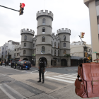 El Grupo de Intervención y Rescate (GIR) inspeccionó y realizó una detonación controlada del maletín abandonado en el centro de Guayaquil, que finalmente no contenía explosivos.