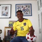 En el rincón más futbolero de su casa, el exjugador Cléber Chalá analizó el partido entre Ecuador y Brasil.