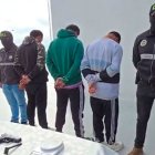 En un operativo en Iñaquito, la Policía capturó a tres sujetos con presuntos nexos con Los Tiguerones, grupo delictivo vinculado al crimen organizado en Ecuador.