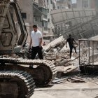 uno de los edificios alcanzados en Dahye (Beirut, el Líbano) durante los bombardeos de anoche, la mayor ofensiva aérea israelí sobre los suburbios sur de Beirut desde el alto el fuego de noviembre.