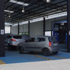 Los ciudadanos buscan matricular sus vehículos para evitar multas.