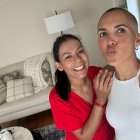 La periodista ecuatoriana Jenny Vera acompañó a La Flaca cuando se rapó.