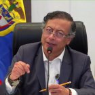 Captura de video tomado de la Presidencia de Colombia del presidente colombiano, Gustavo Petro, durante una alocución sobre del atentado contra Miguel Uribe Turbay este sábado, en Bogotá (Colombia). Petro afirmó que su Gobierno no escatimará esfuerzos para descubrir a los mandantes del atentado en el que fue gravemente herido el senador y precandidato presidencial uribista Miguel Uribe Turbay.EFE/ Presidencia de Colombia /SOLO USO EDITORIAL/ SOLO DISPONIBLE PARA ILUSTRAR LA NOTICIA QUE ACOMPAÑA (CRÉDITO OBLIGATORIO)