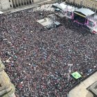 Miles de asistentes en el denominado Concierto de la Esperanza, que se desarrolla en Bogotá este domingo 8 de junio en medio del impacto social que vive Colombia ante el atentado contra Miguel Uribe.