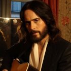 Jared Leto durante una sesión de fotos para su carrusel de Instagram en el marco de la Semana de la Moda de París (Paris Fashion Week).