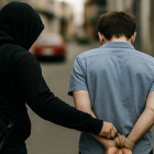 Ilustración con IA refleja la creciente ola de secuestros de oportunidad en la Zona 8.