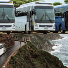 Un autobús de Trans Acreana inicia su travesía récord desde Río hacia Lima, cruzando selva, Andes y más de 30 ciudades