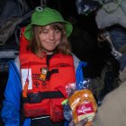 Fotografía tomada de la cuenta oficial de la red social X del Ministerio de Asuntos Exteriores de Israel (@IsraelMFA) donde se muestra a la activista Greta Thunberg siendo interceptada por las fuerzas israelíes.