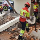 Una persona falleció y dos resultaron heridas, tras el colapso estructural de una columna en un predio en remodelación en la av. De los Shyris.