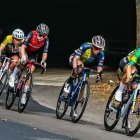 La ciclista Miryam Núñez (segunda desde la derecha) es una de las favoritas para ganar la Vuelta a Colombia.