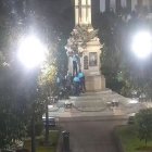 El hombre intentó sustraer piezas del Monumento a la Independencia.
