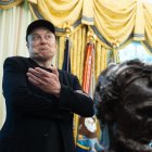 Elon Musk reacciona durante una conferencia de prensa con el presidente estadounidense Trump en la Oficina Oval de la Casa Blanca en Washington, DC, EE. UU., el 30 de mayo de 2025.