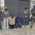 Detienen a dos miembros de Los Lobos por extorsiones en El Oro desde Quito.