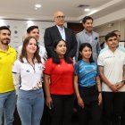 Parte del equipo de becarios que fue presentado por el Comité Olímpico Ecuatoriano.
