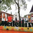 El Pueblito Paisa se encuentra en la zona central de Medellín
