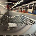 Usuarios. Pese a las campañas informativas y de Cultura Metro, hay muchas personas que muestran irrespeto a las normas y arrojan basura, por ejemplo.