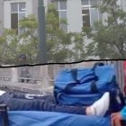 La estudiante fue retirada en camilla del colegio, en el centro-sur de Guayaquil. Las autoridades descartaron que haya sido drogada.