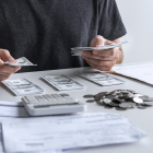 En Ecuador, hasta una deuda pequeña con respaldo documental puede derivar en un embargo de cuentas o salarios.