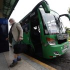 En la estación Río Coca, seis busetas cubren la ruta que va hasta el aeropuerto ubicado en Tababela.