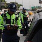 Desde hace varios meses, la ATM ejecuta controles en la vías de Guayaquil para regular el tránsito. Sin embargo, la ciudadanía asegura que estos deben ser más seguidos y en toda la ciudad para cambiar el comportamiento de los infractores.