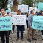 Ciudadanos de Vilcabamba, Malacatos, Palanda y Chinchipe protestaron en Loja por el mal estado de la vía Nangora, que perjudica gravemente la economía local.