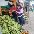 Intendencia realiza controles en los mercados por el precio del plátano verde.