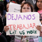 Las redadas migratorias reactivadas por el DHS afectan principalmente a trabajadores latinos en sectores como hotelería, agricultura y restaurantes.