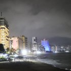 Oleaje este miércoles, en las playas del balneario de Acapulco en Guerrero (México).